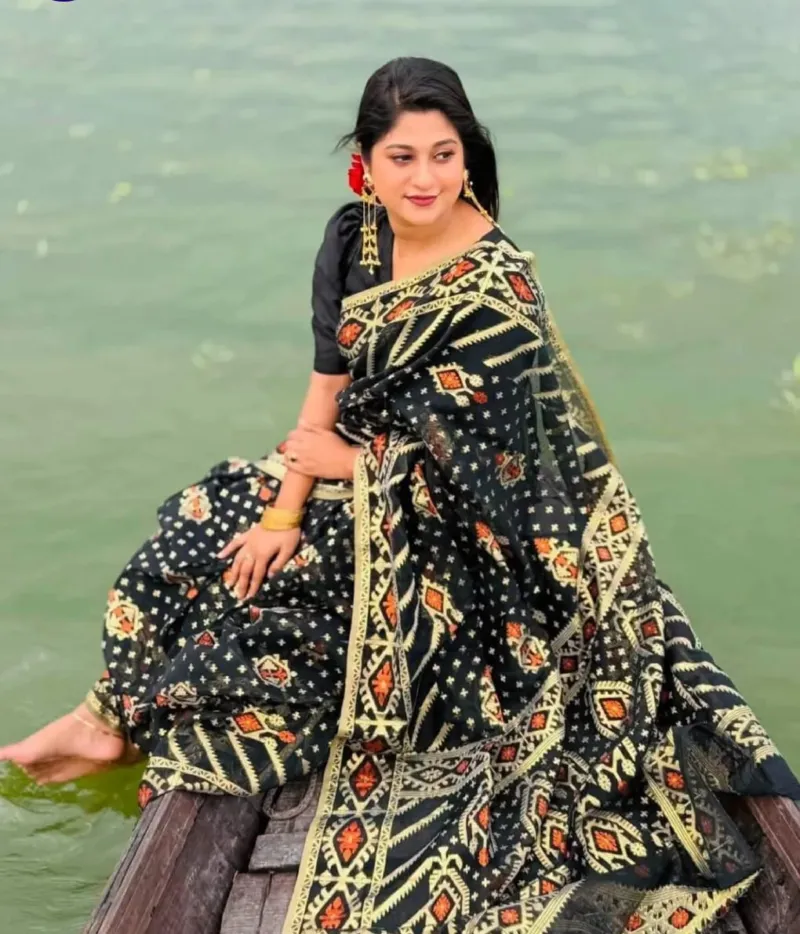 Jamdani Design Saree with Matching Blouse Piece, 5 Colours