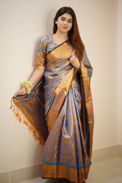 Zari Work Kanjivaram Saree with Blouse Piece, 3 Colour Choices