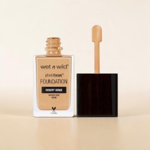 Wet n Wild Photo Focus Foundation - Desert Beige (USA)