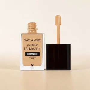 Wet n Wild Photo Focus Foundation - Desert Beige (USA)