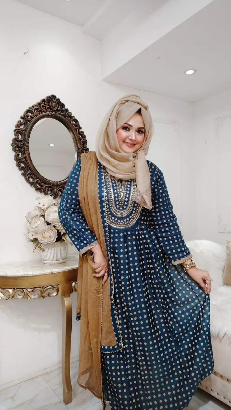 Women's Naira Cut Three Piece, 46 Inch Linen Kameez, 2 Colours