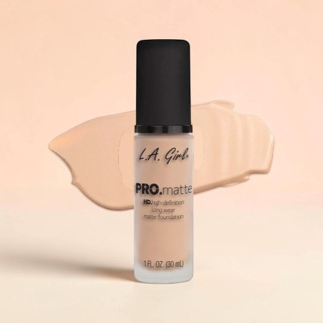 L.A Girl Pro Matte Foundation - GLM671 Ivory (China)