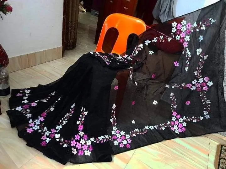 Hand Print Brush Work Saree in Half Silk, 12 Haath Long