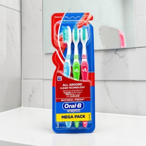 Oral-B Natural Fresh Complete Mega Pack Toothbrush - Medium 40 (India)