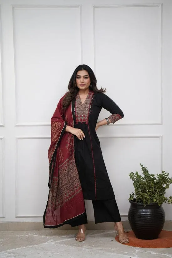 Ladies' Readymade Cotton Three Piece, Six Sizes 36 to 46
