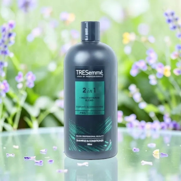 Tresemme 2in1 Multivitamin Blend Shampoo & Conditioner 900ml (UK)
