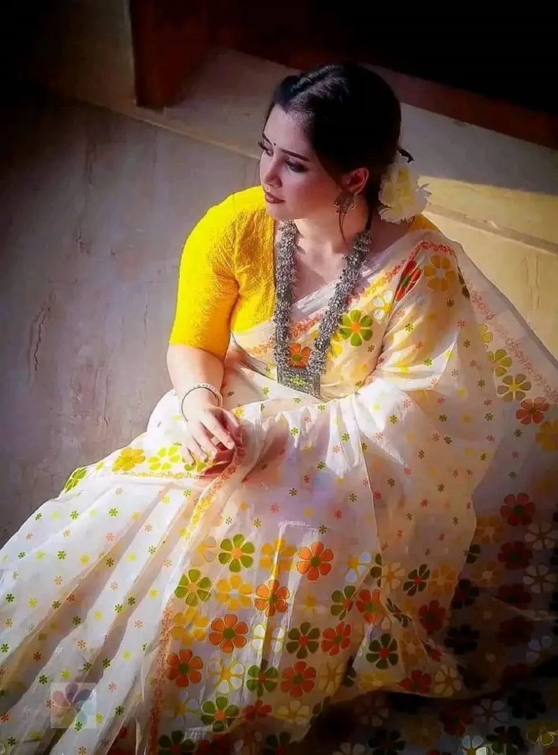 Resham Silk Saree with Screen Print and Matching Blouse Piece
