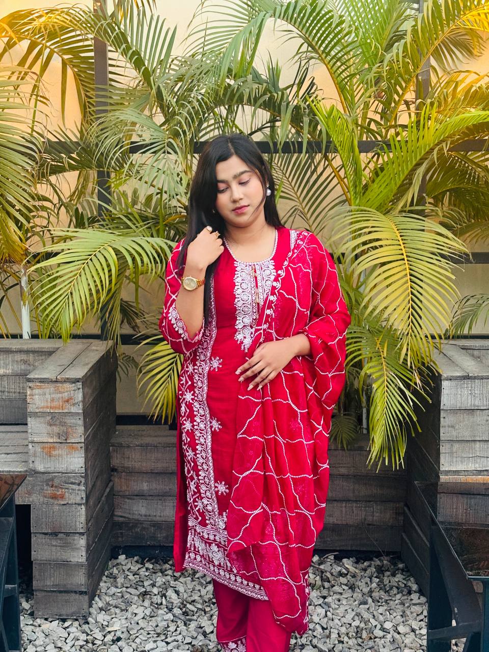 Readymade Georgette Four Piece with Lace and Inner, Sizes M to XL