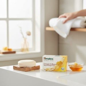 Himalaya Cream & honey Nourishing Soap 125g (UAE)