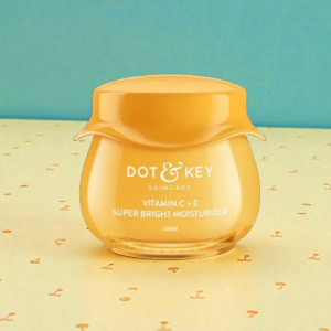 Dot & Key Vitamin C+E Super Bright Moisturizer 60ml (India)