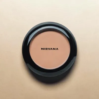 Nirvana Mattifying and Poreless Pressed Powder - Light Golden (China)