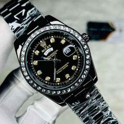 Classic Silver Quartz Watch - Round Dial