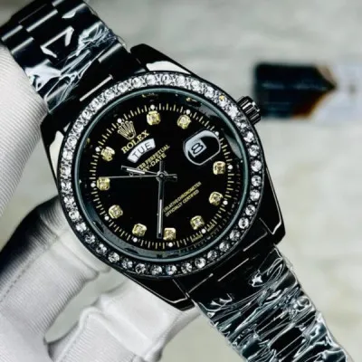 Classic Silver Quartz Watch - Round Dial