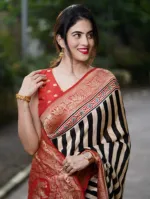 Digital Print Silk Saree with 1 Gaj Matching Blouse Piece