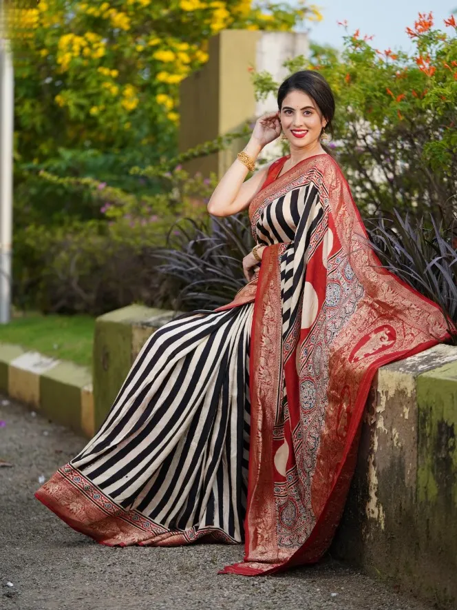 Digital Print Silk Saree with 1 Gaj Matching Blouse Piece