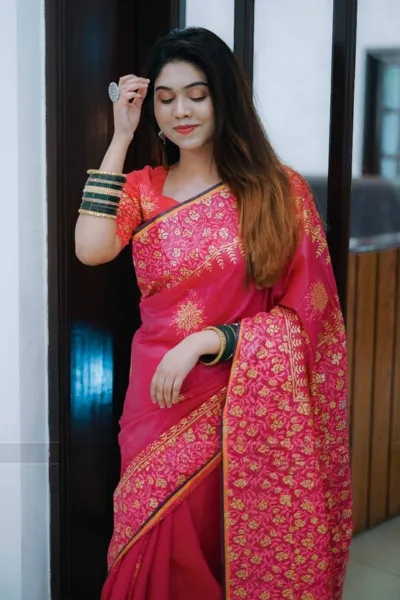 Kubari Resham Silk Macro Print Saree with Tassel and Blouse Piece