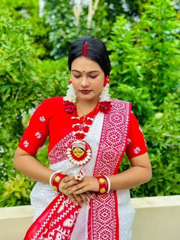 Red Paar White Half Silk Saree, 12.5 Haath, 6 Colours