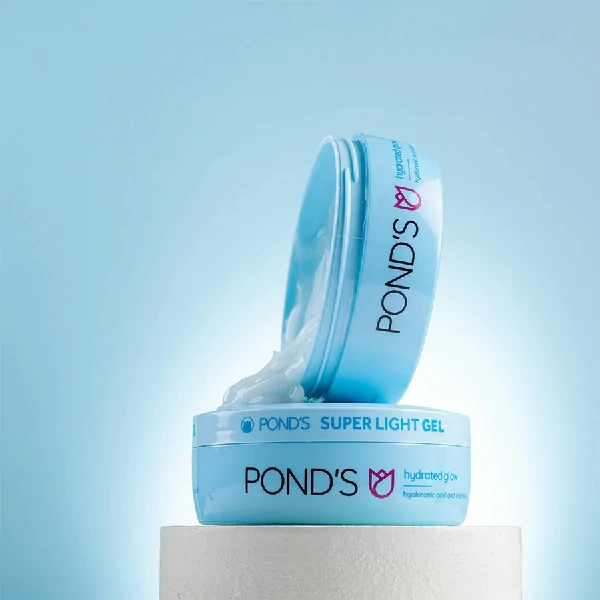 Pond’s Super Light Gel with Hyaluronic Acid + Vitamin E