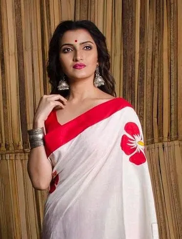 Women's Half Silk Hand Print Saree, 6 Colour Choices