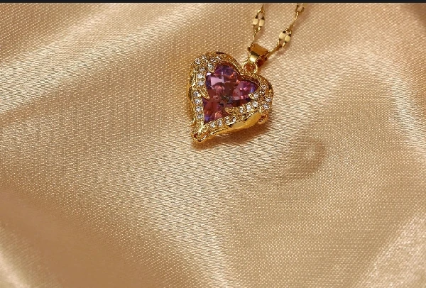 Lovely Heart-Shape Crystal Luxury Locket