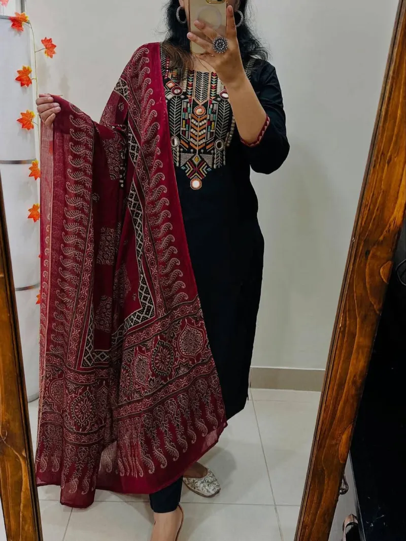 Women's Slub Cotton Three Piece with Heavy Chest Embroidery