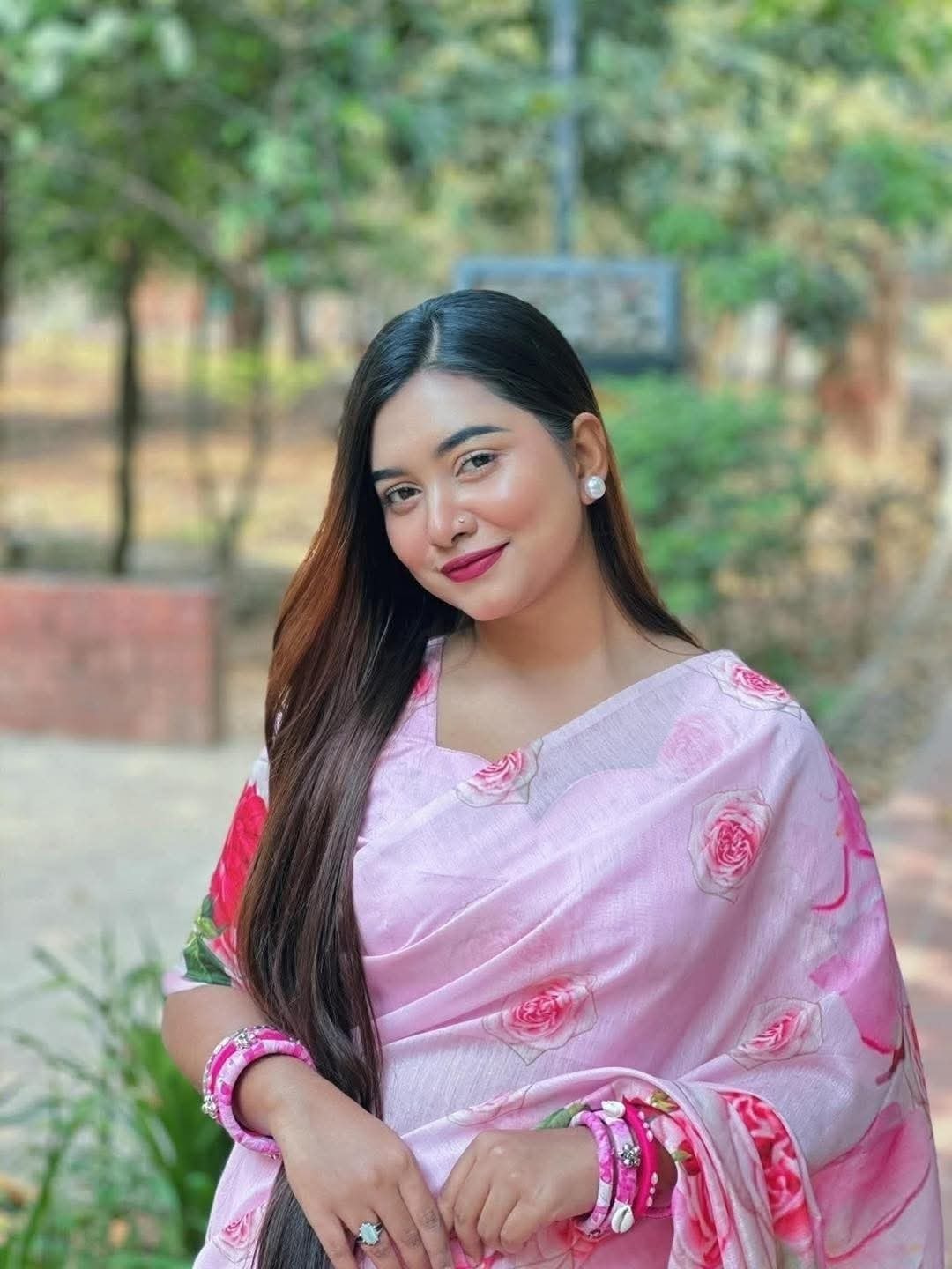 Floral Digital Print Saree in Soft Fabric, Without Blouse