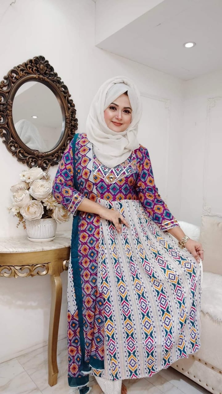 Jamdani Naira Cut Linen Three Piece, 50 Inch Kameez