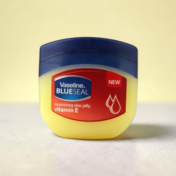 Vaseline Blueseal Vitamin E Nourishing Skin Jelly 100ml (South Africa)