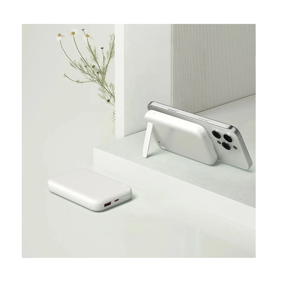 WiWU Classic Stand 10000mAh 22.5W Magnetic Wireless Power Bank White