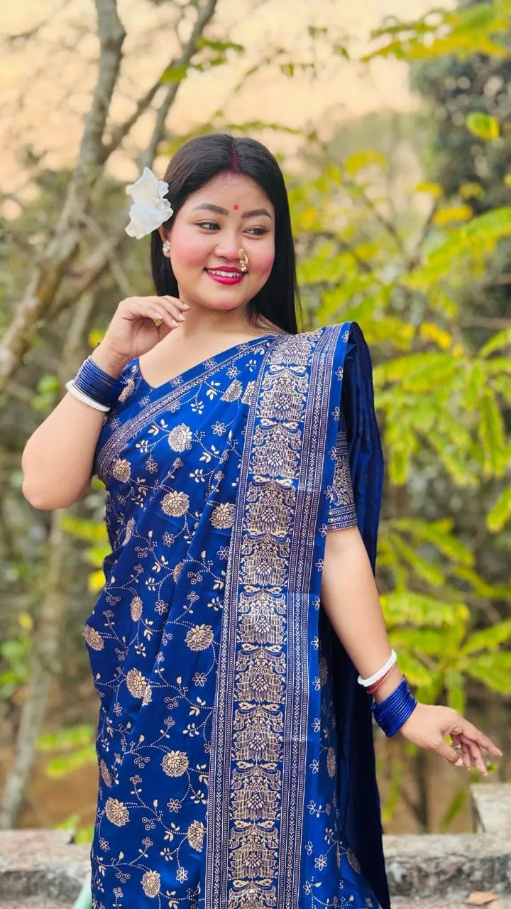 Modern Design Silk Saree with Screen Print and Blouse Piece