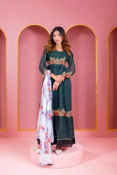 Women's Readymade Georgette Party Gown with Embroidered Orna, 46 Inch