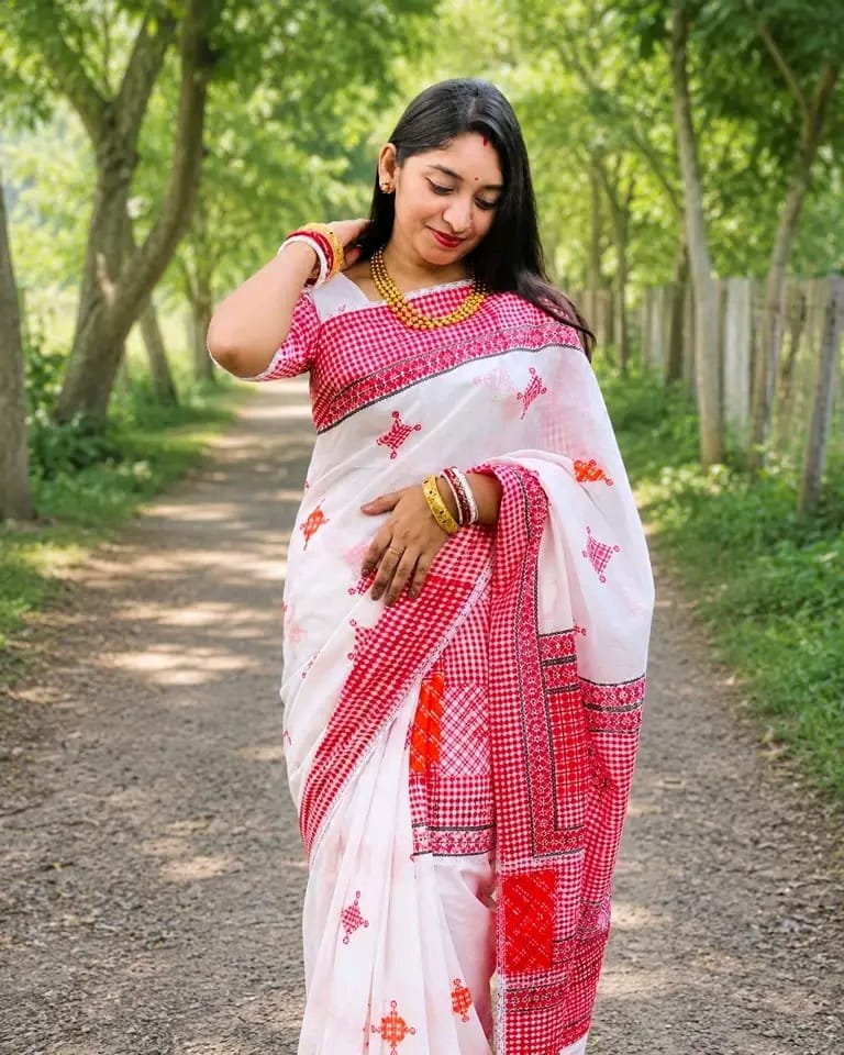 Gamcha Print Saree with Lace Work for Puja, 5 Colours