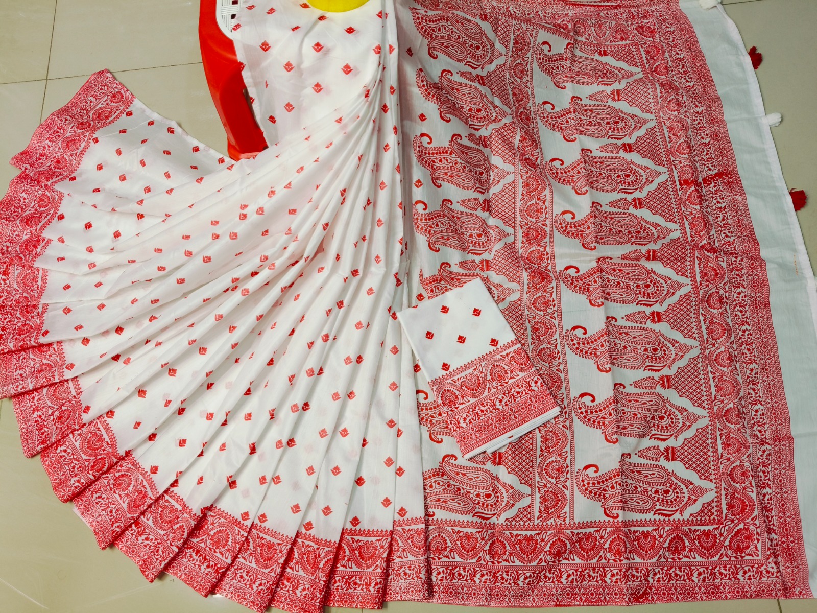Resham Silk Saree with Screen Print and Blouse Piece