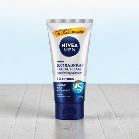 NIVEA Men Extra Bright Gulta AHA Vitamin C Facial Foam 150g  (Togo)