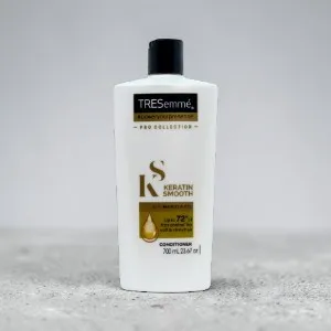 TRESemme Pro Collection Keratin Smooth Conditioner with Marula Oil 700ml