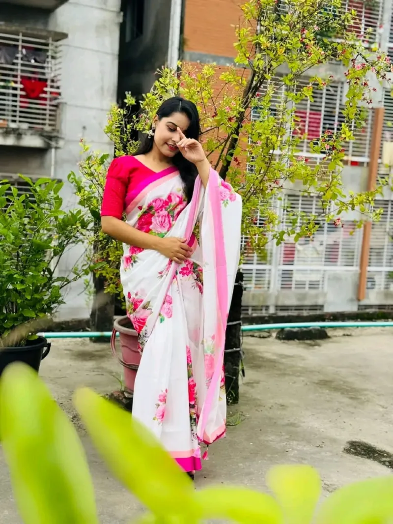 Topetor Silk Digital Print Saree with Matching Blouse Piece