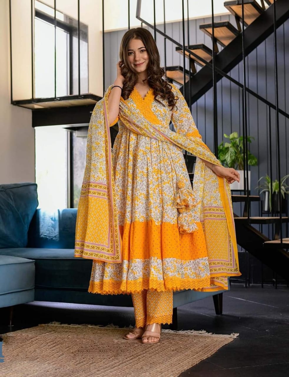 Three Piece Set for Women in 6 Colours, 34 Inch Body