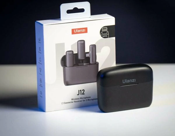 Ulanzi J12 Dual Wireless Microphone For iPhone With Charging Case