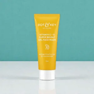 Dot & Key Vitamin C + E Super Bright Gel Face Wash 15ml (India)
