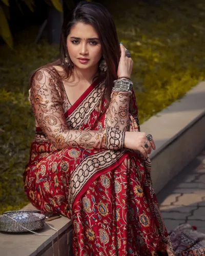 Soft Silk Batik Print Saree, 12.5 Haath, Blouse Included