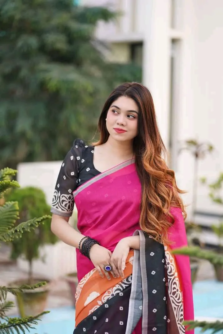 Adhuri Cherry Silk Saree with Tassels and Blouse Piece