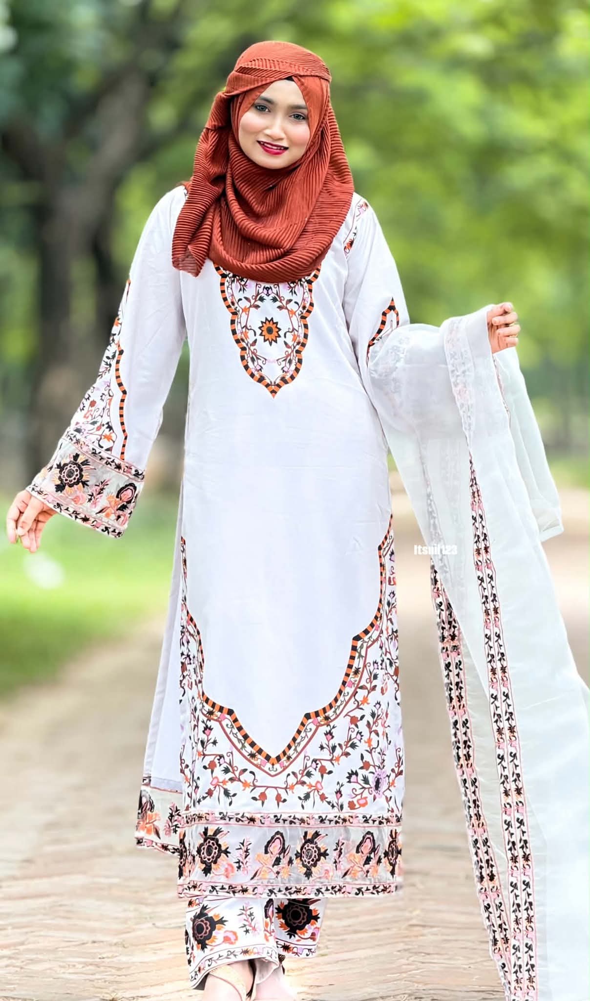 Digital Print Three Piece with Embroidered Neck and Organza Orna