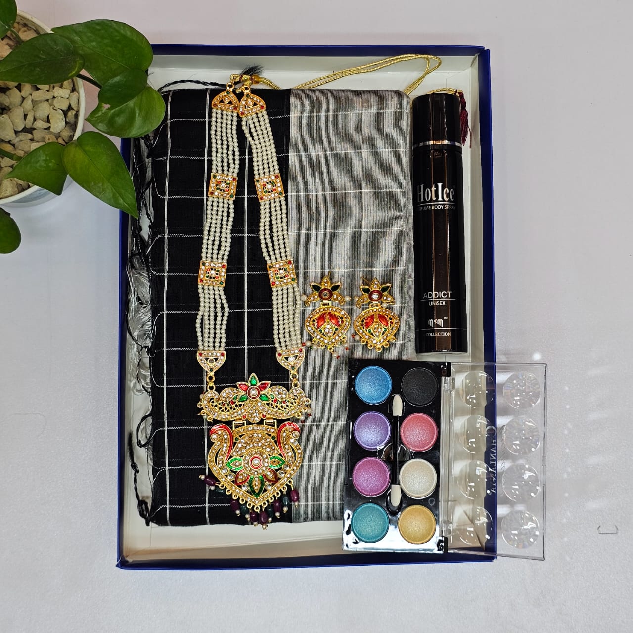 Sharee + Perfume + Neckless Set + Make Up Box Combo