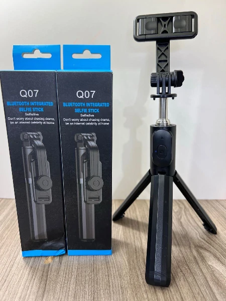 Q07 Bluetooth Selfie Stick And Bluetooth Remote Control (Without Light)