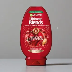Garnier Ultimate Blends Argan Oil & Cranberry Colour Protecting Conditioner 400ml (Poland)