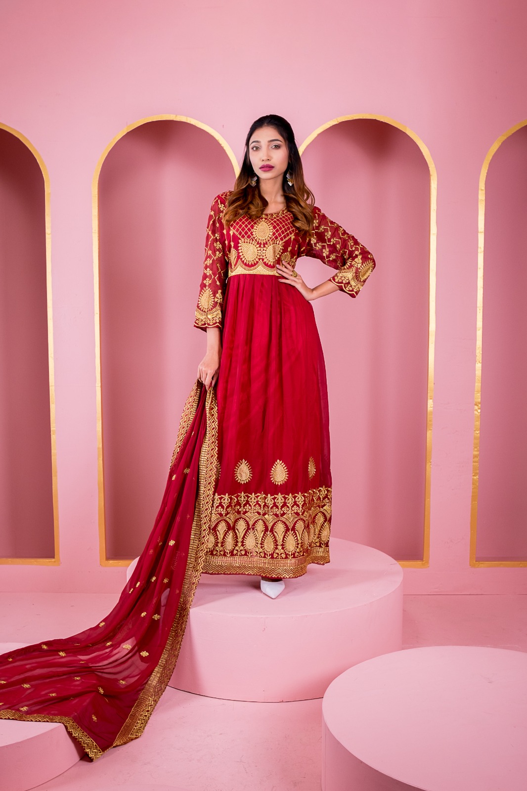 Women's Georgette Lehenga Party Dress with Embroidered Orna, 44 Inch