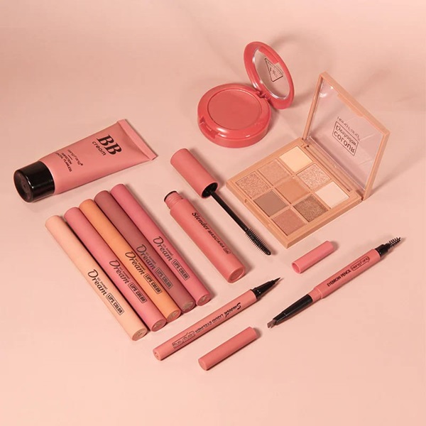 All-in-One Makeup Kit – 11 Piece