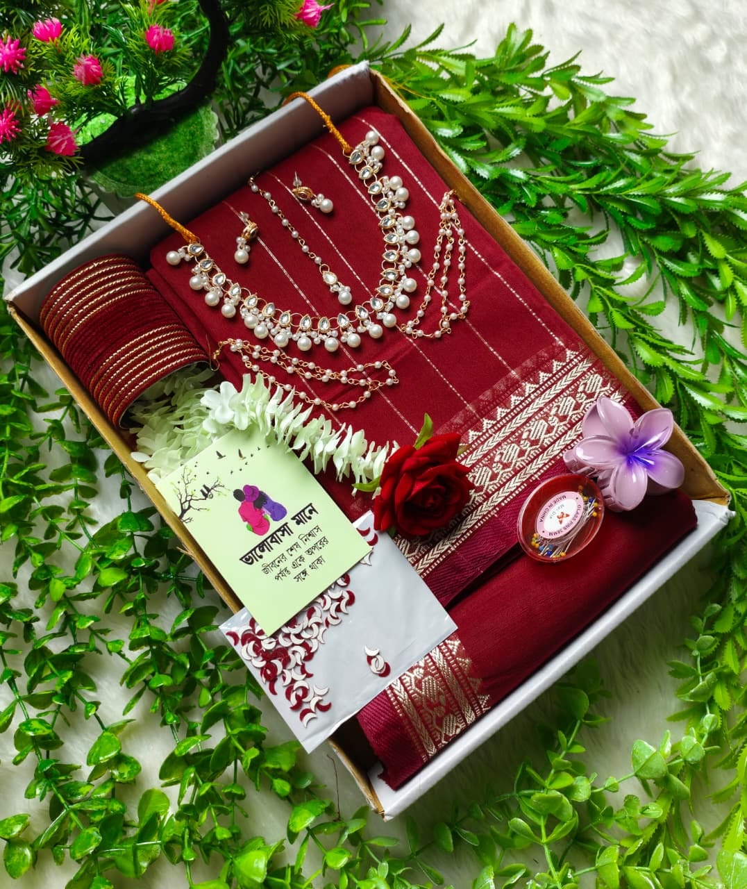 Gift Saree Combo with Kundan Set, Bangles, Gajra and Box