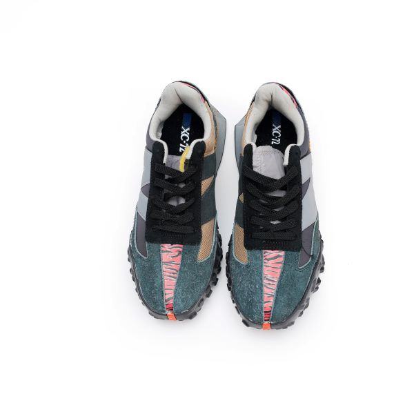 Grey stylish modern Design All Seasons sneaker for men