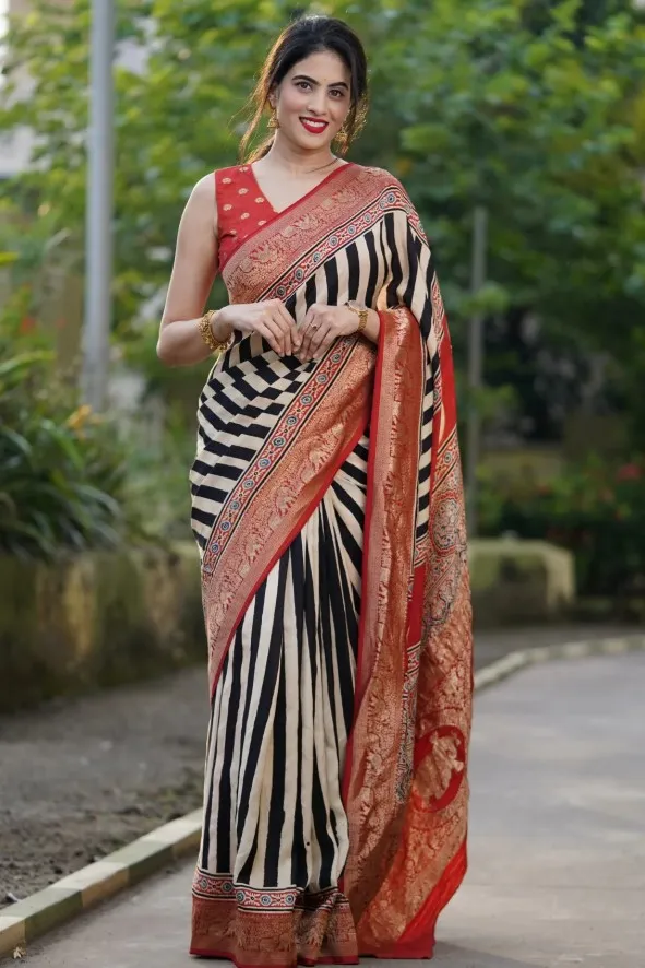 Digital Print Silk Saree with 1 Gaj Matching Blouse Piece